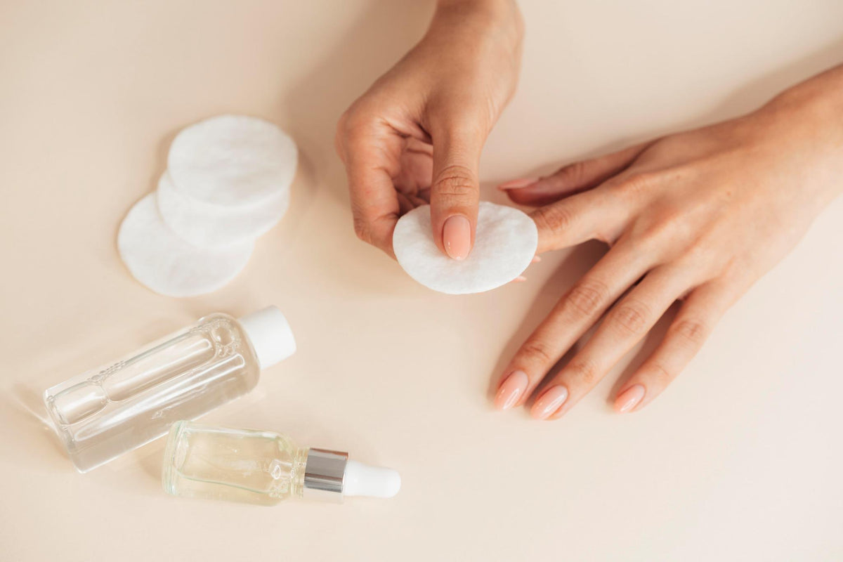 How to Remove Nail Glue Without Damaging Nails (Complete Safe Guide for Healthy Nails)